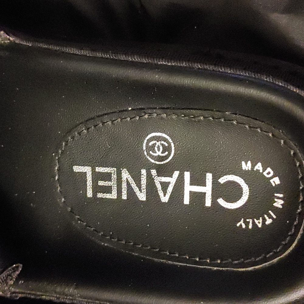 CHANEL Quilted Dad CC sandels - Picture 2 of 5